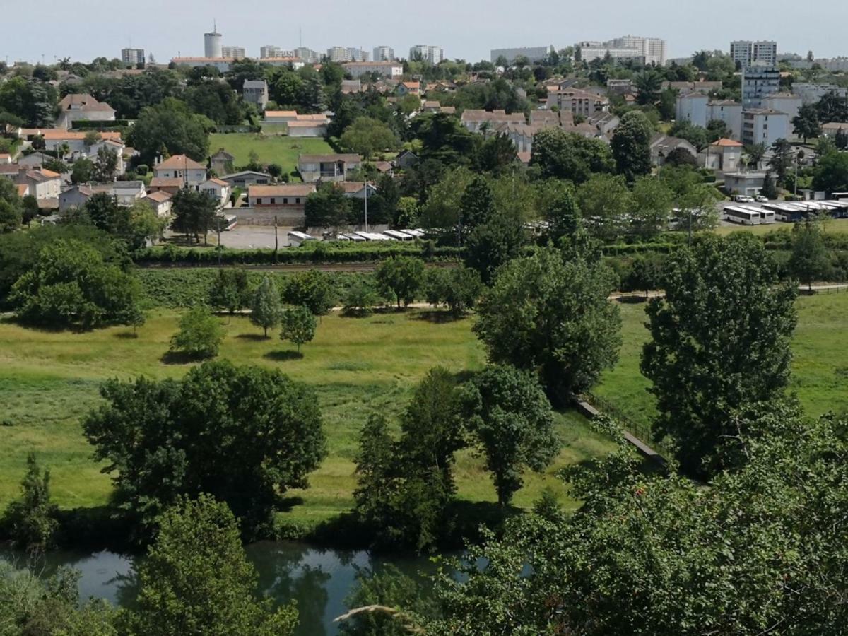 Appartement Meuble Proche Du Futuroscope ปัวติเยร์ ภายนอก รูปภาพ